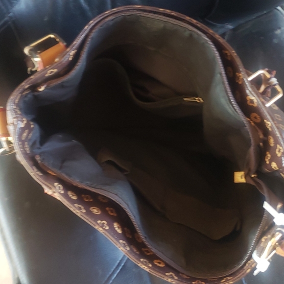 Purse - Picture 2 of 4